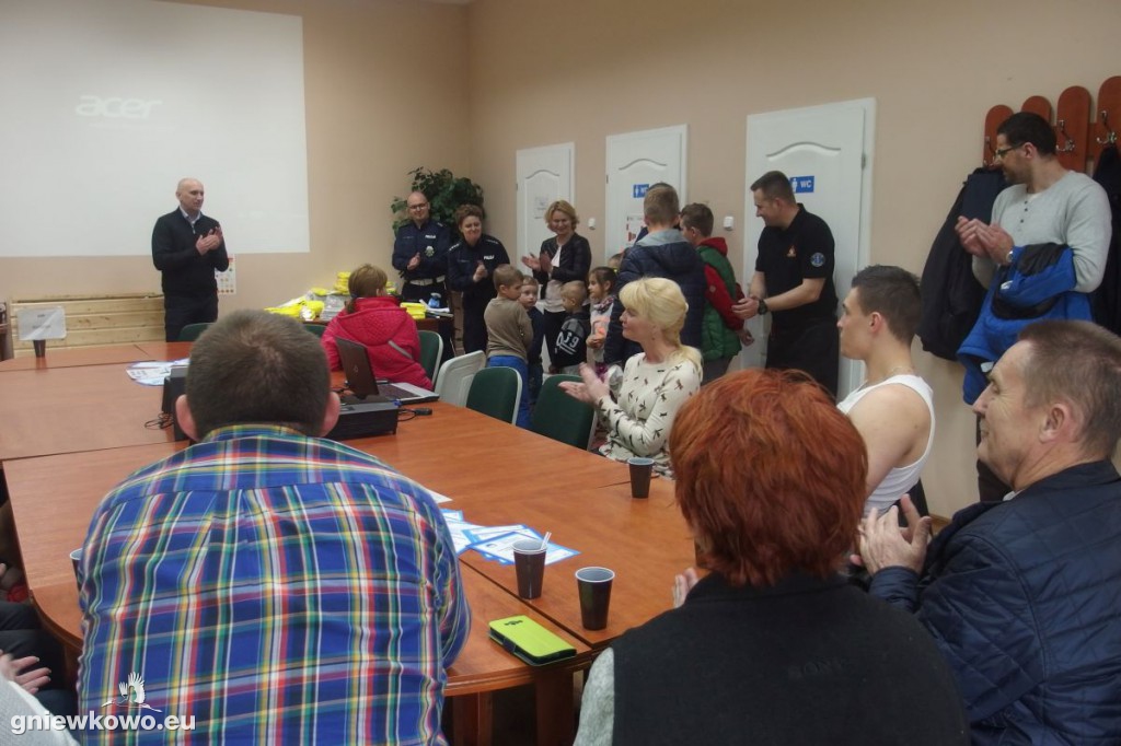 Doskonalili jazdę samochodem wyposażonym w troleje
