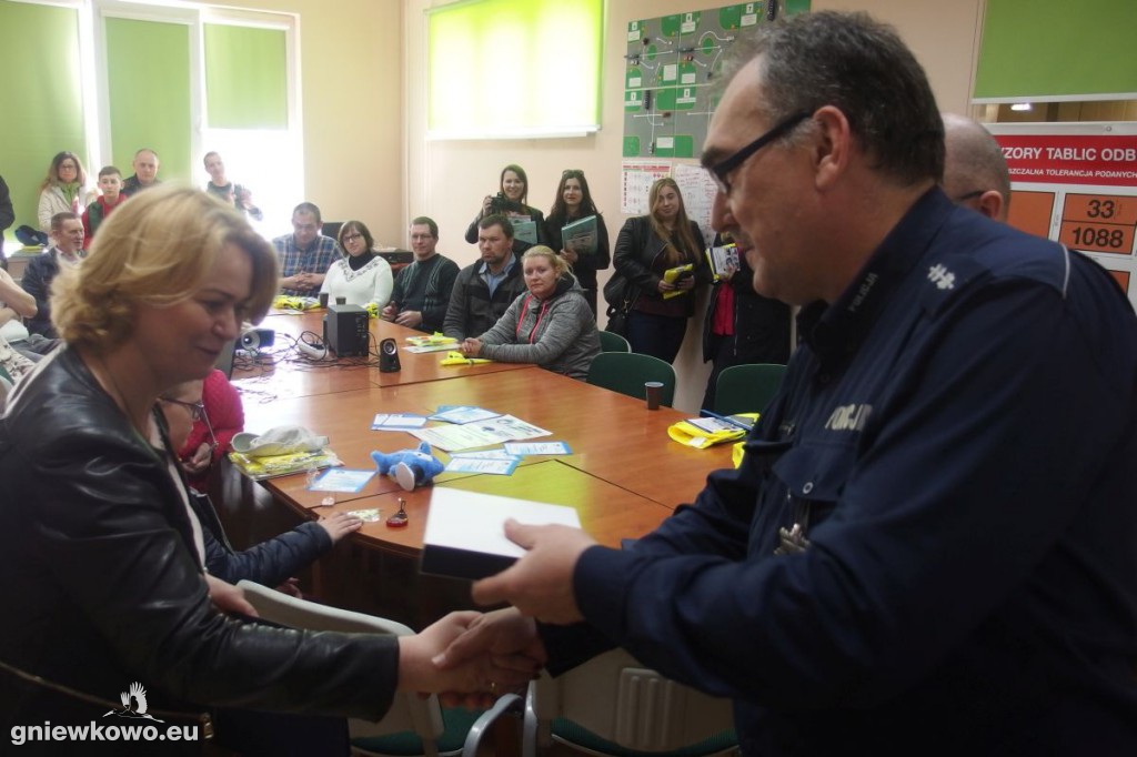 Doskonalili jazdę samochodem wyposażonym w troleje