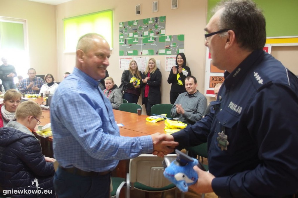 Doskonalili jazdę samochodem wyposażonym w troleje