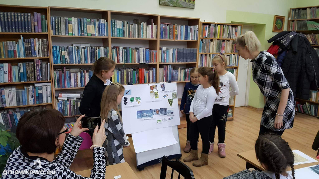 SP w Gąskach na lekcji bibliotecznej