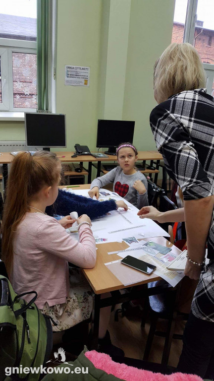 SP w Gąskach na lekcji bibliotecznej