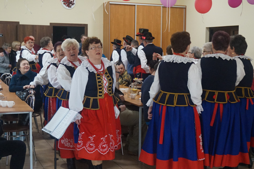 Gniewkowianie na Dniu Kobiet w ŚDS