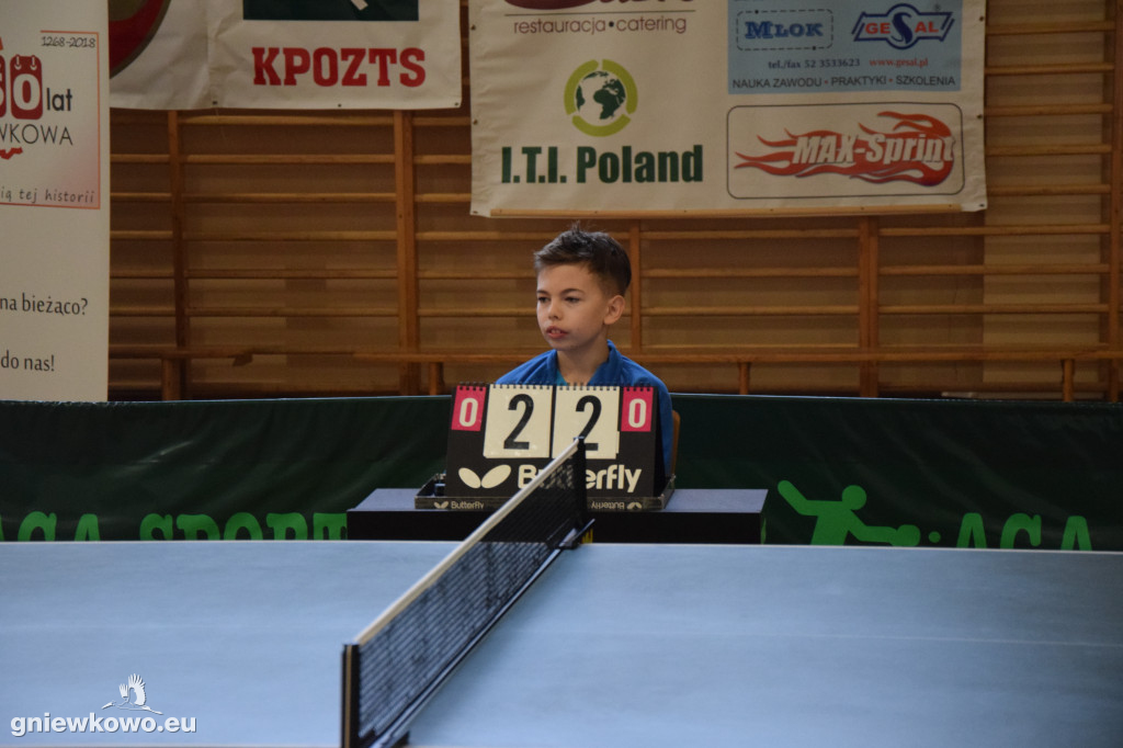 750 minut tenisa stołowego na 750 lat