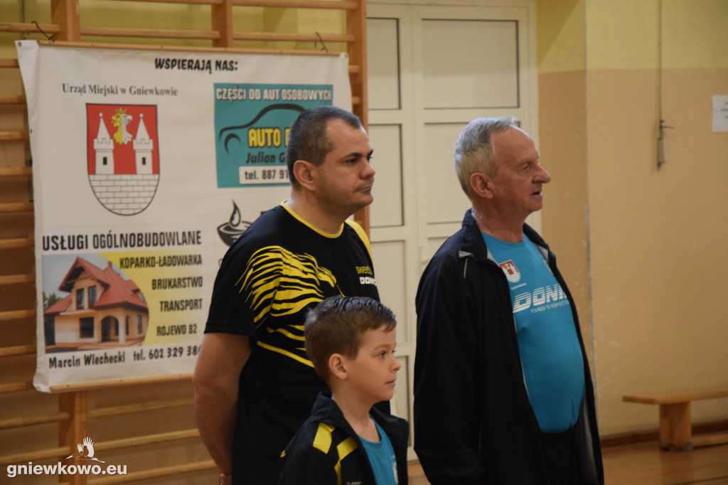 750 minut tenisa stołowego na 750 lat