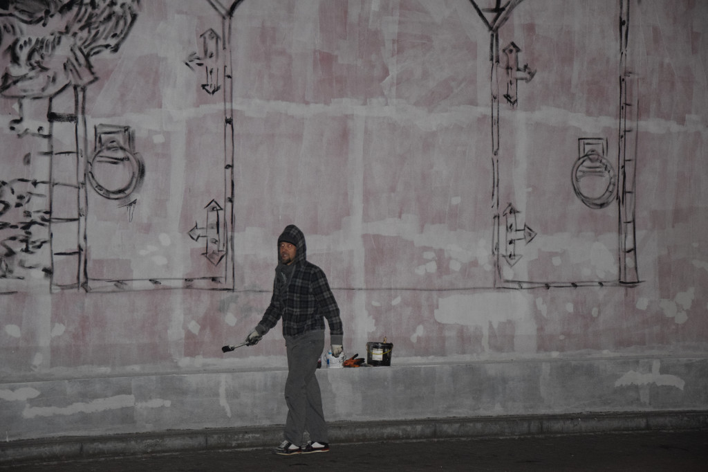 Nocne prace nad muralem