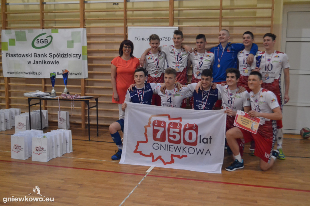 Turniej siatkówki na 750 lat miasta