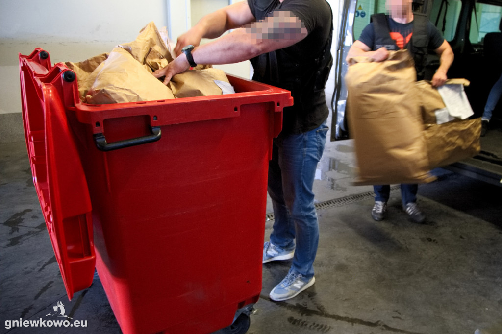 Policja spaliła 125 kg narkotyków
