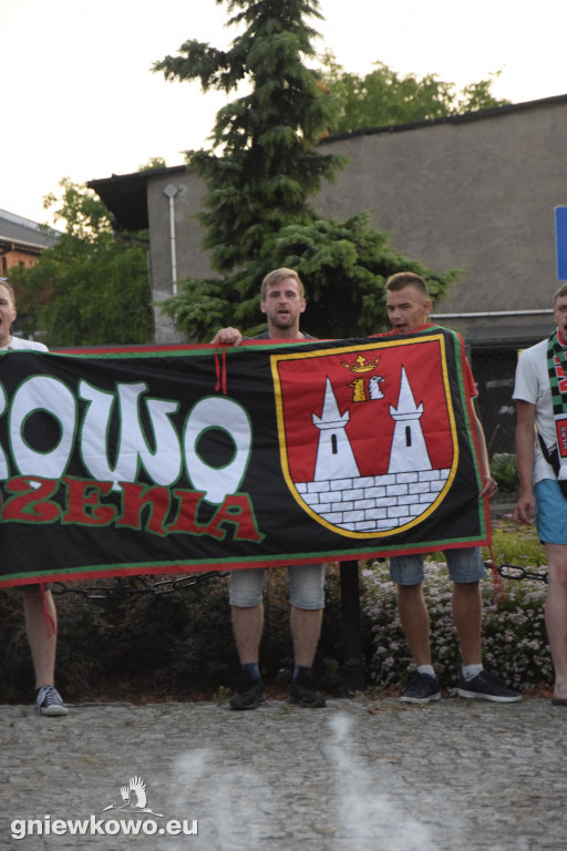 Kibice na Rynku po awansie Unii do IV ligi