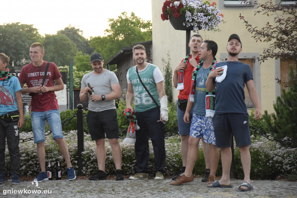 Kibice na Rynku po awansie Unii do IV ligi