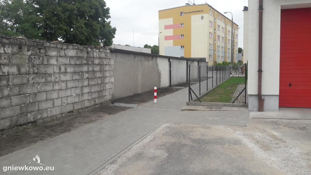 Nowy chodnik między Piasta a Pająkowskiego