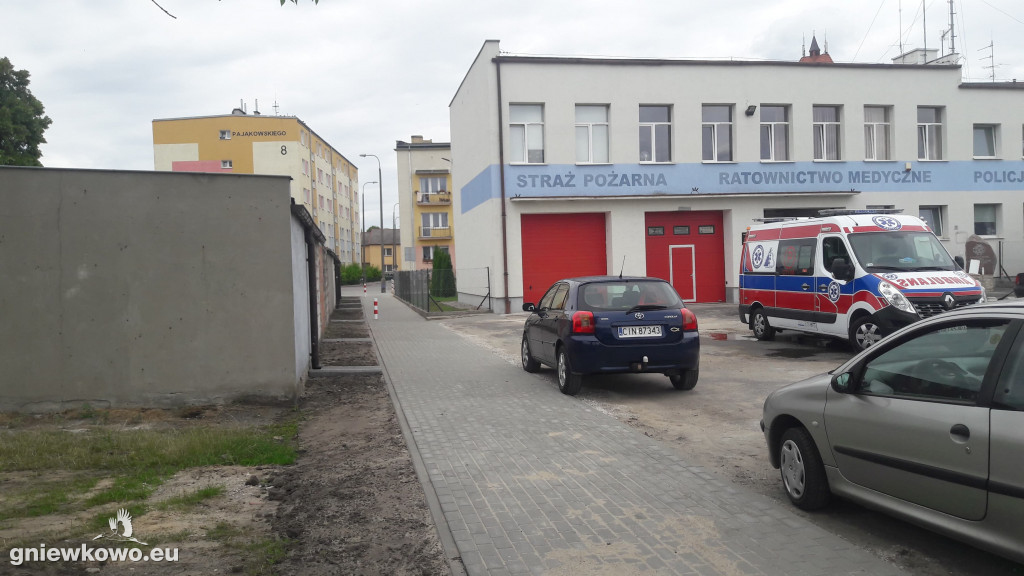 Nowy chodnik między Piasta a Pająkowskiego