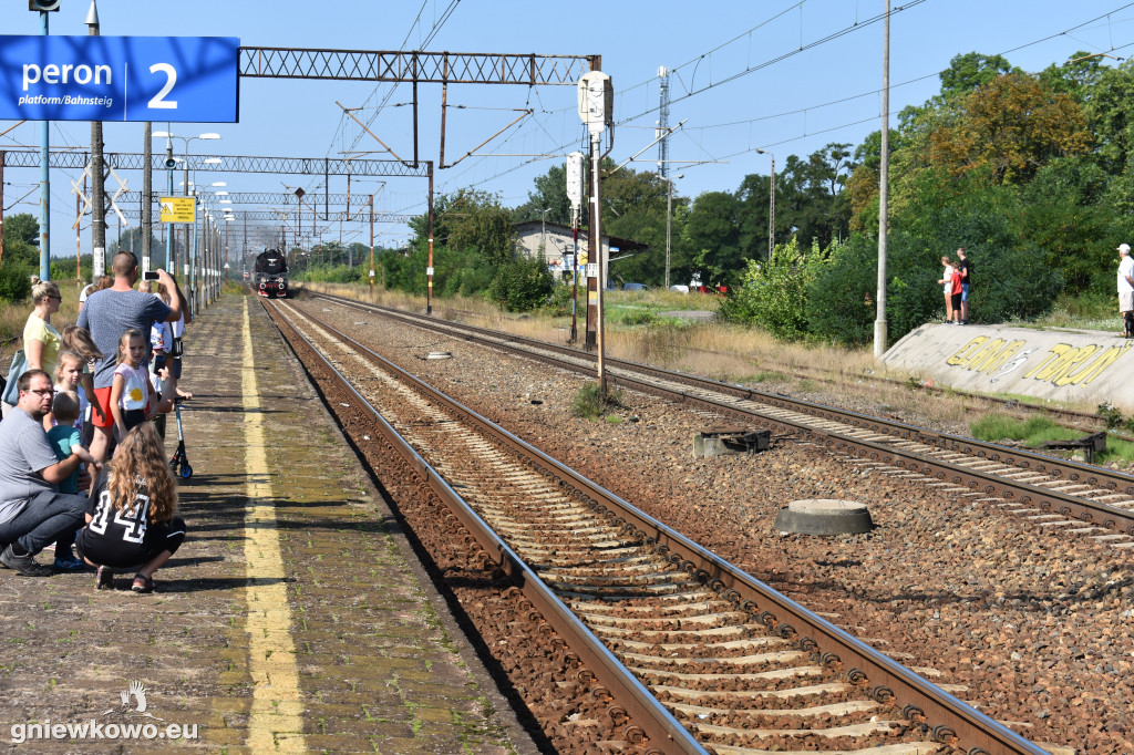 Piernik przejechał przez Gniewkowo