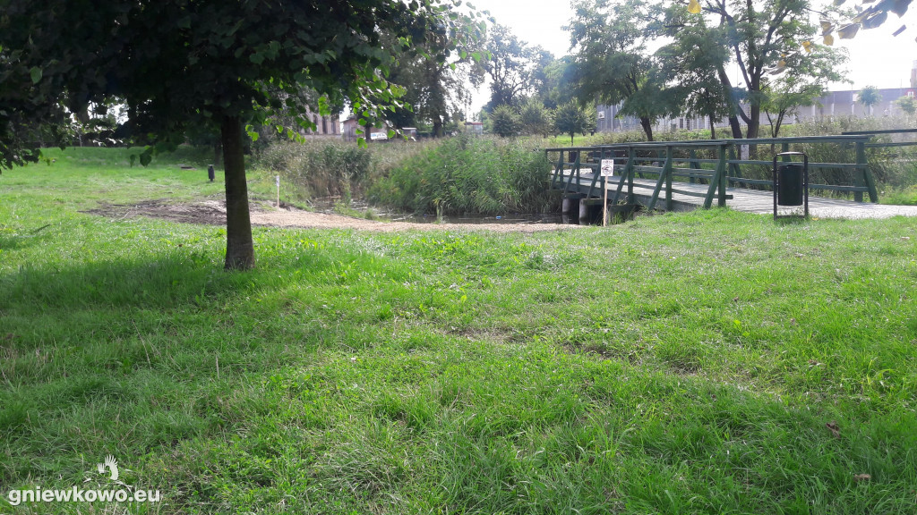 Budowa plaży nad stawkiem cz. 2