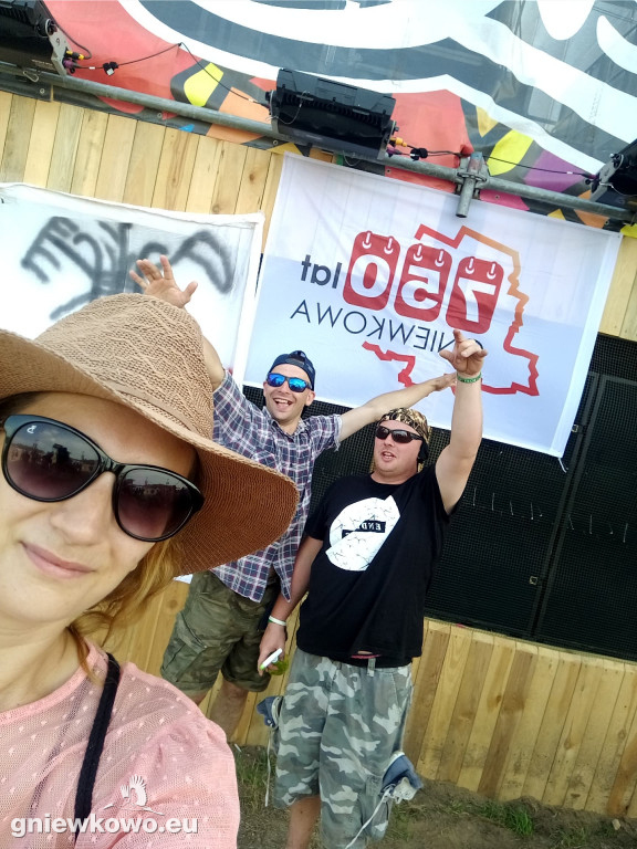 Flaga 750 lat Gniewkowa na Woodstocku
