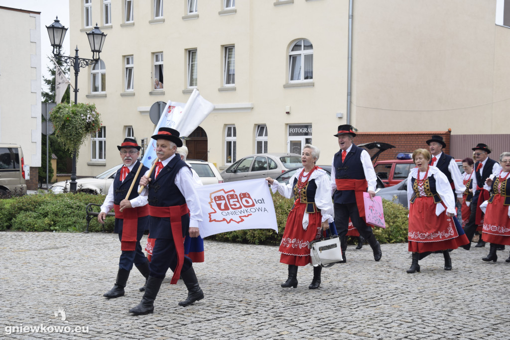 Jarmark i Przegląd Zespołów Folklorystycznych