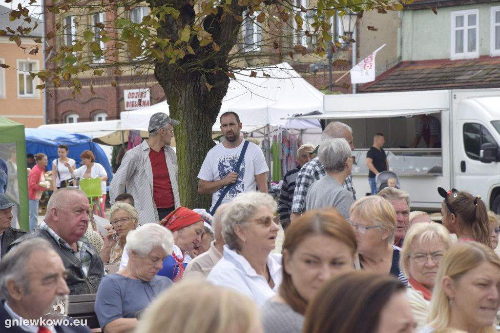 Jarmark i Przegląd Zespołów Folklorystycznych