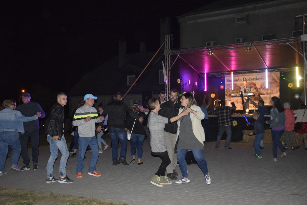 Biesiada dożynkowa w Skalmierowicach