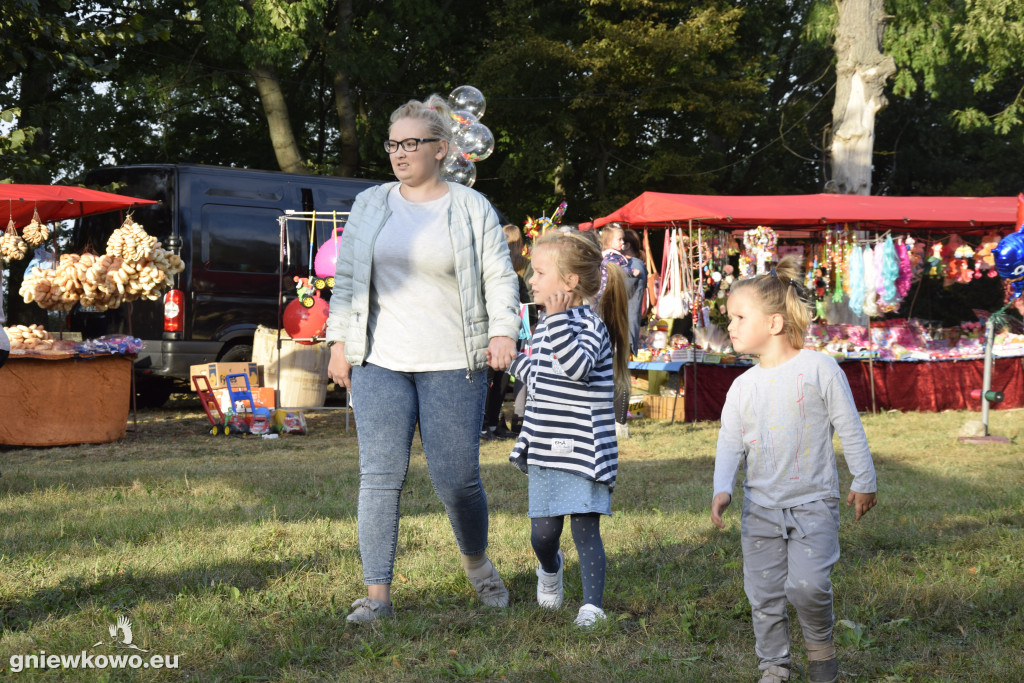 Biesiada dożynkowa w Skalmierowicach