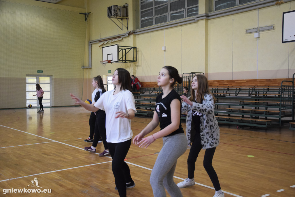 Turniej trójek siatkarskich dziewcząt