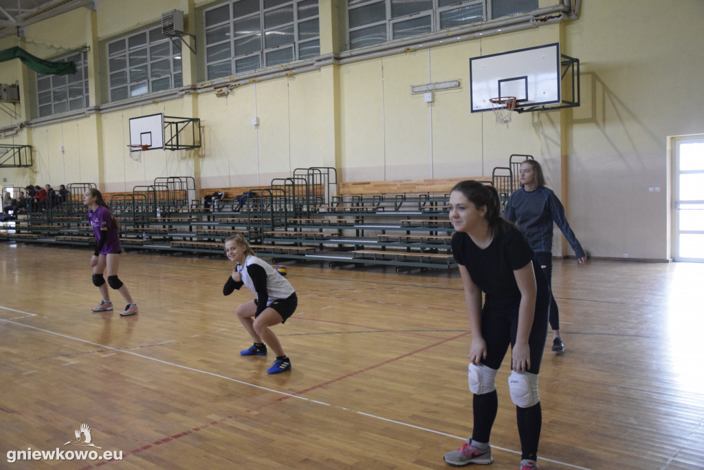 Turniej trójek siatkarskich dziewcząt