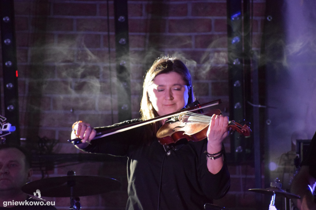 Koncert Panzerflower i BZIKoteka