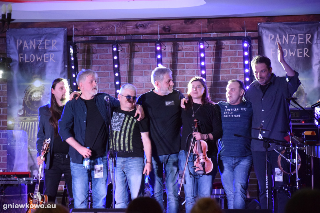 Koncert Panzerflower i BZIKoteka
