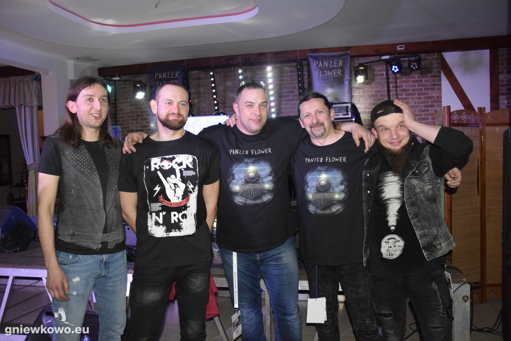 Koncert Panzerflower i BZIKoteka