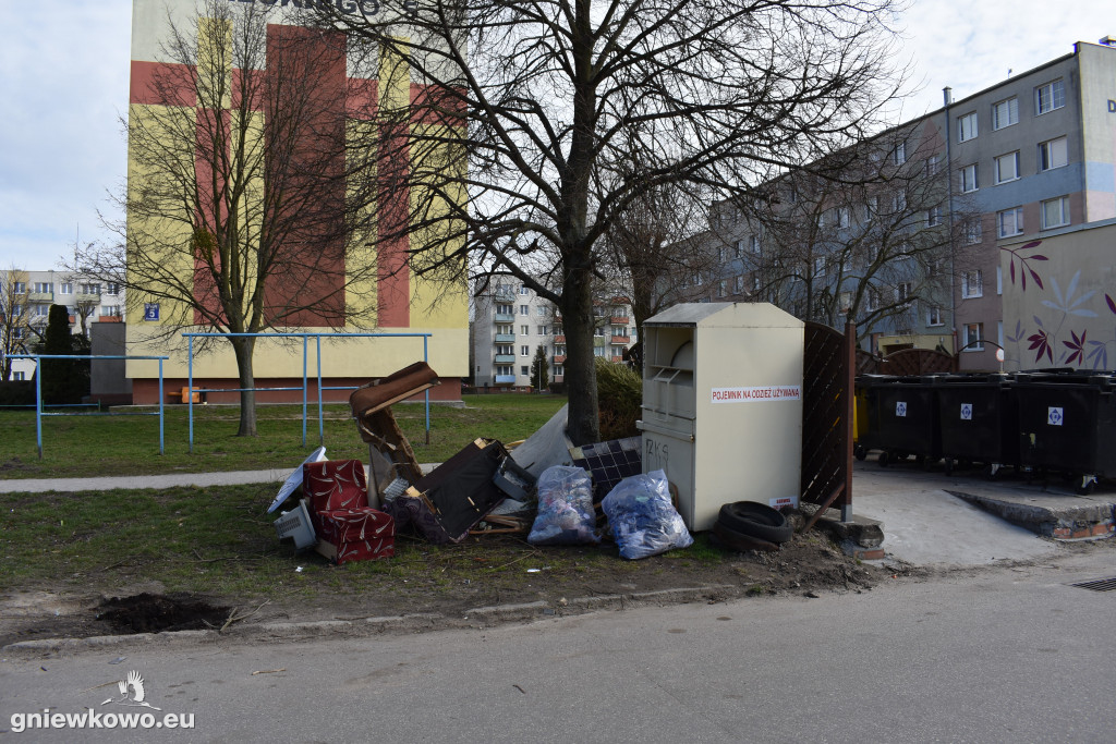 Sterta śmieci na ul. Dreckiego