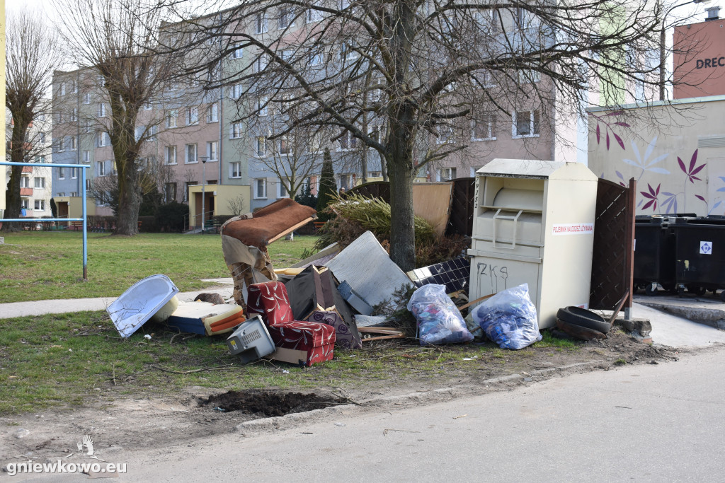 Sterta śmieci na ul. Dreckiego
