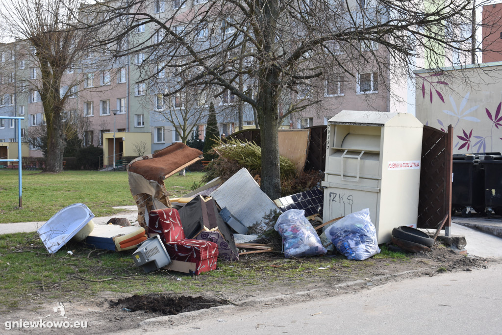 Sterta śmieci na ul. Dreckiego