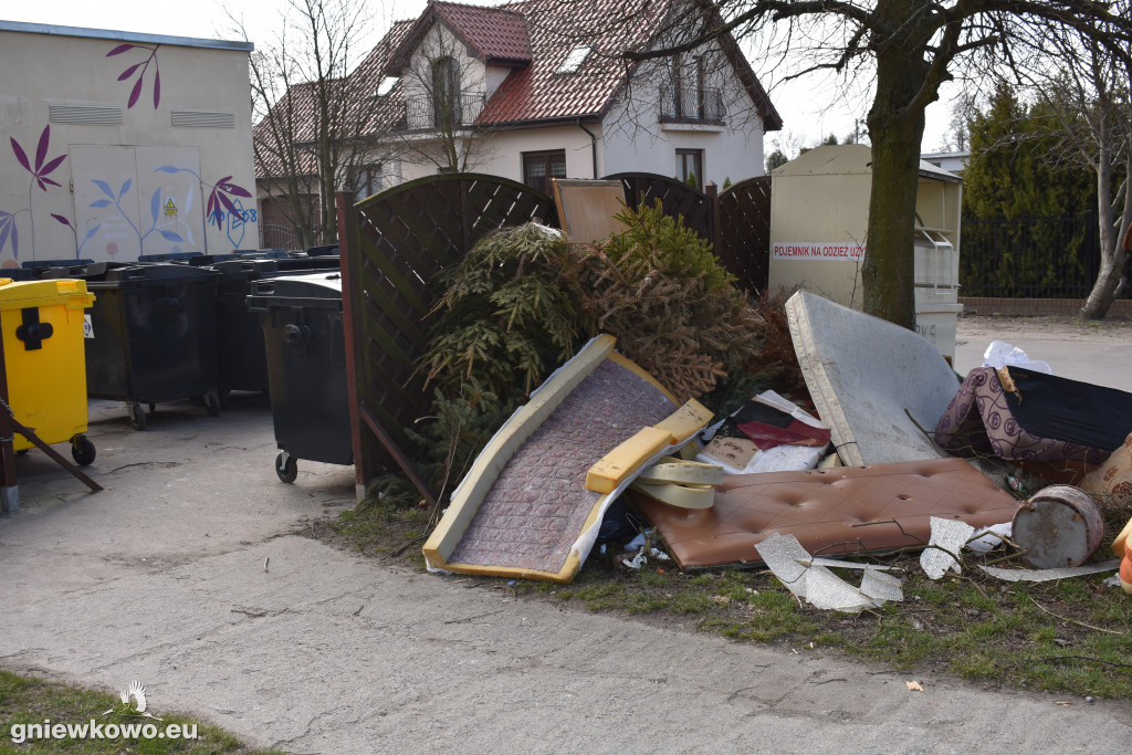 Sterta śmieci na ul. Dreckiego