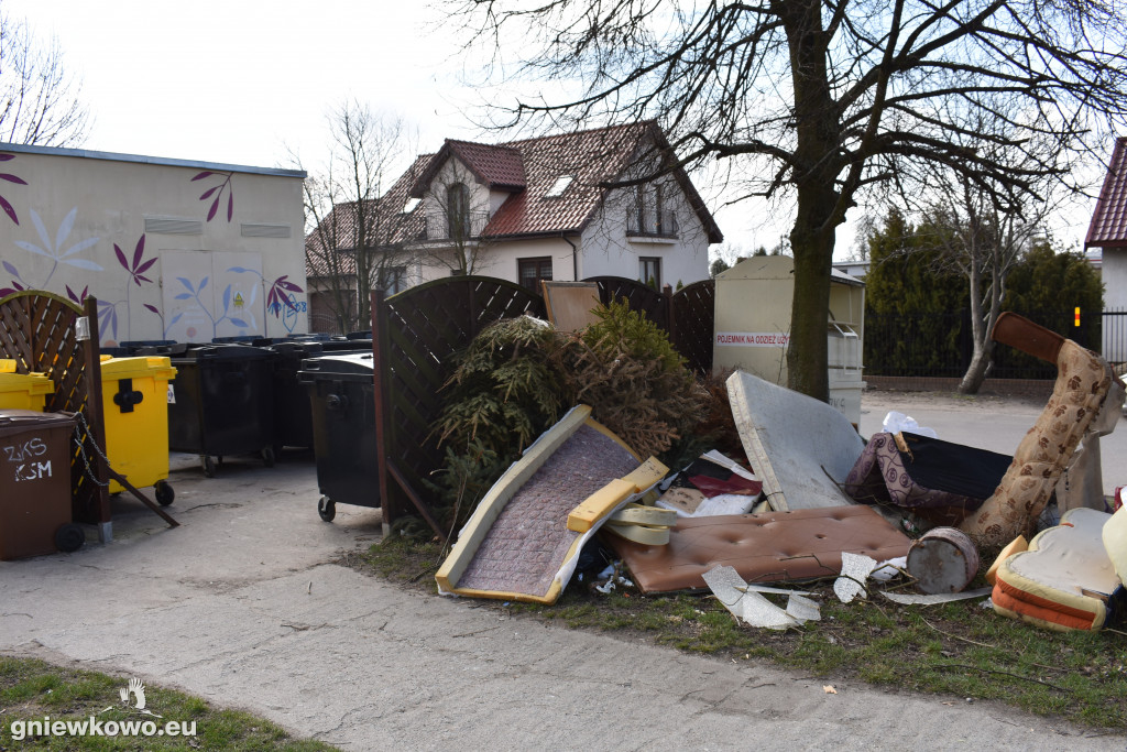 Sterta śmieci na ul. Dreckiego
