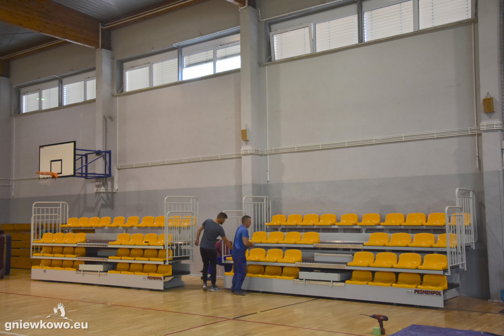 Nowe trybuny w hali przy ul. Toruńskiej