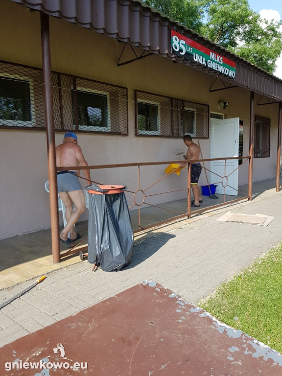 Malowanie budynku Unii Gniewkowo