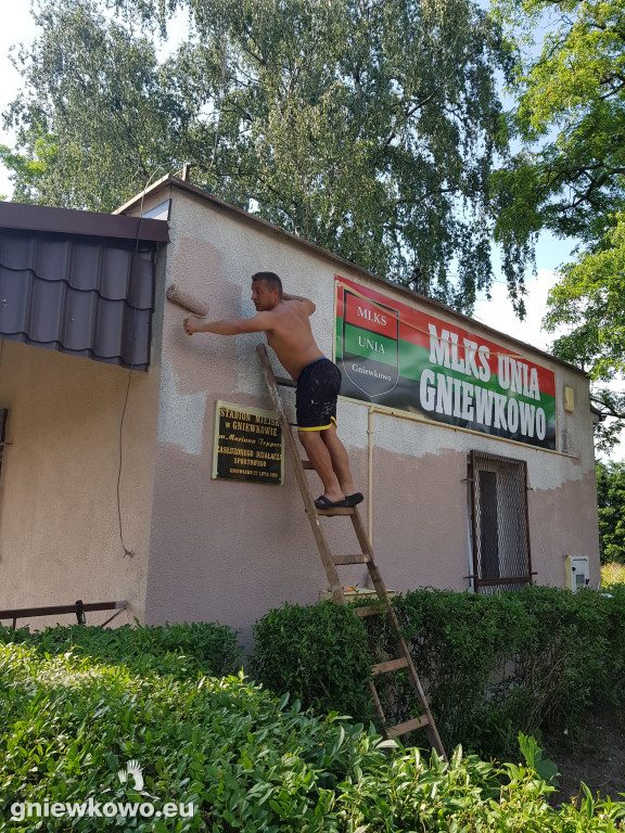 Malowanie budynku Unii Gniewkowo