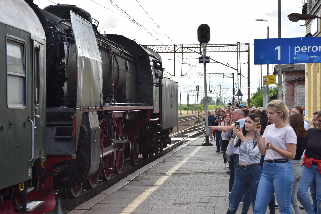 Parowozem w piękny rejs