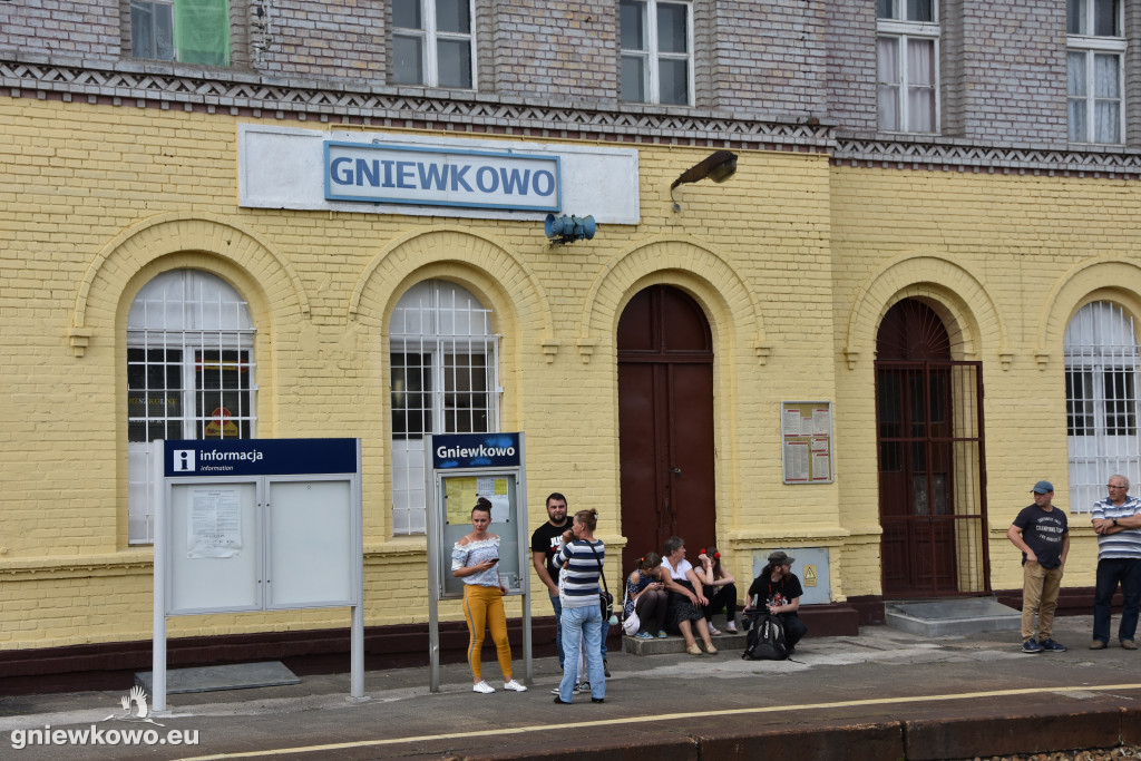 Parowozem w piękny rejs