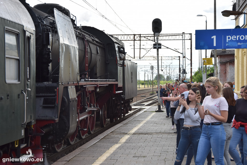 Parowozem w piękny rejs