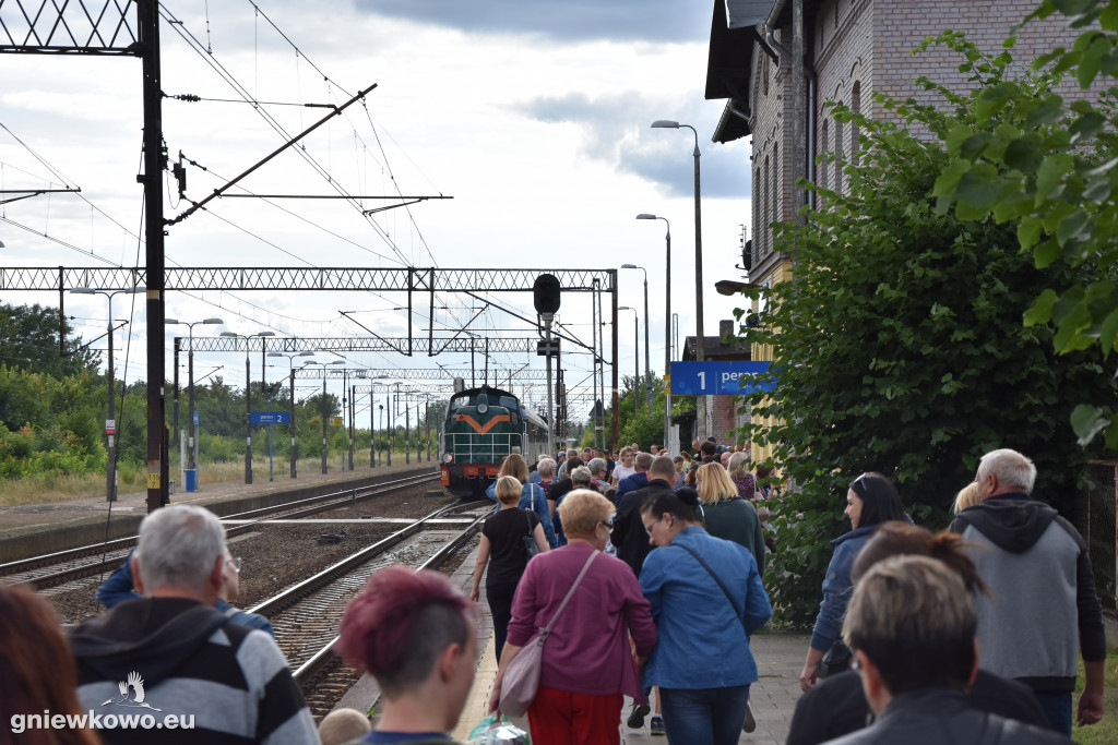 Parowozem w piękny rejs