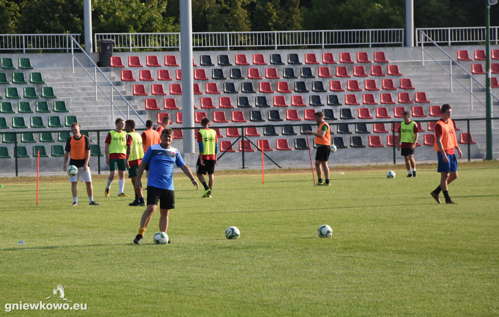 Trening piłkarzy Unii Gniewkowo