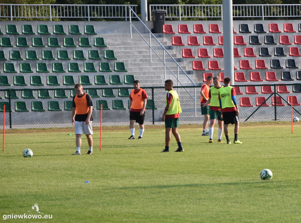 Trening piłkarzy Unii Gniewkowo