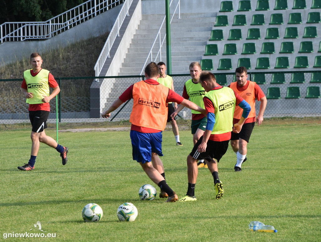 Trening piłkarzy Unii Gniewkowo