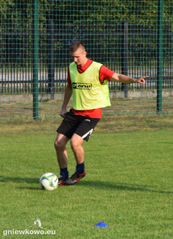 Trening piłkarzy Unii Gniewkowo