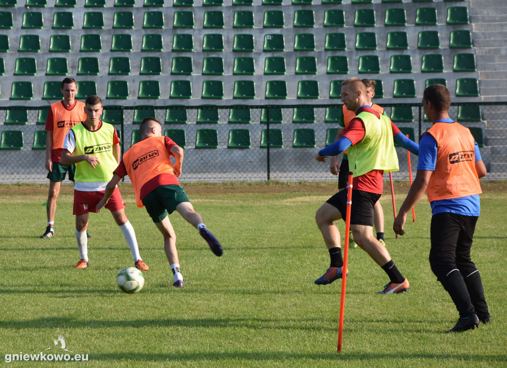 Trening piłkarzy Unii Gniewkowo