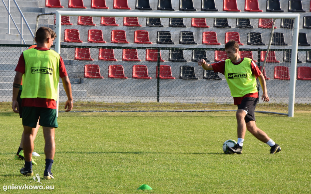 Trening piłkarzy Unii Gniewkowo