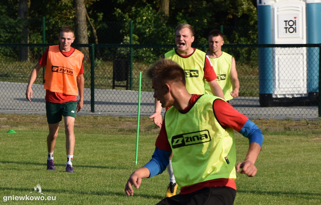 Trening piłkarzy Unii Gniewkowo