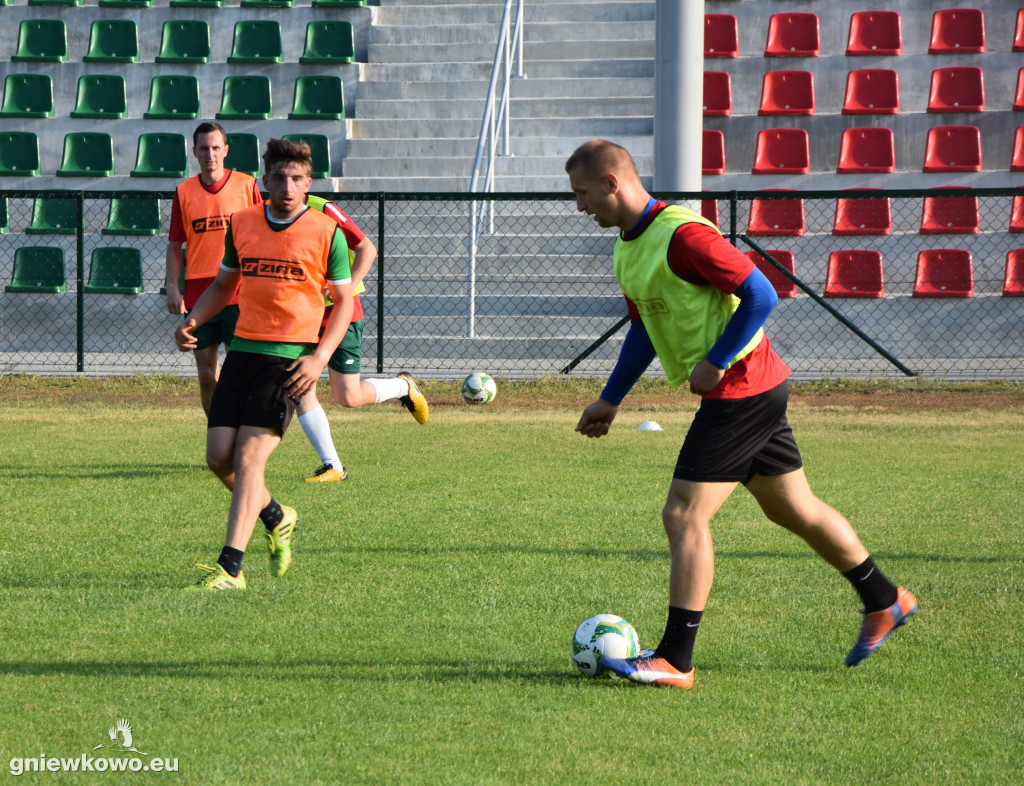 Trening piłkarzy Unii Gniewkowo