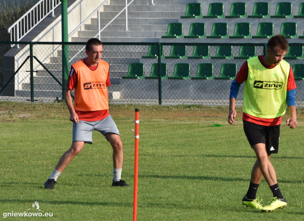 Trening piłkarzy Unii Gniewkowo