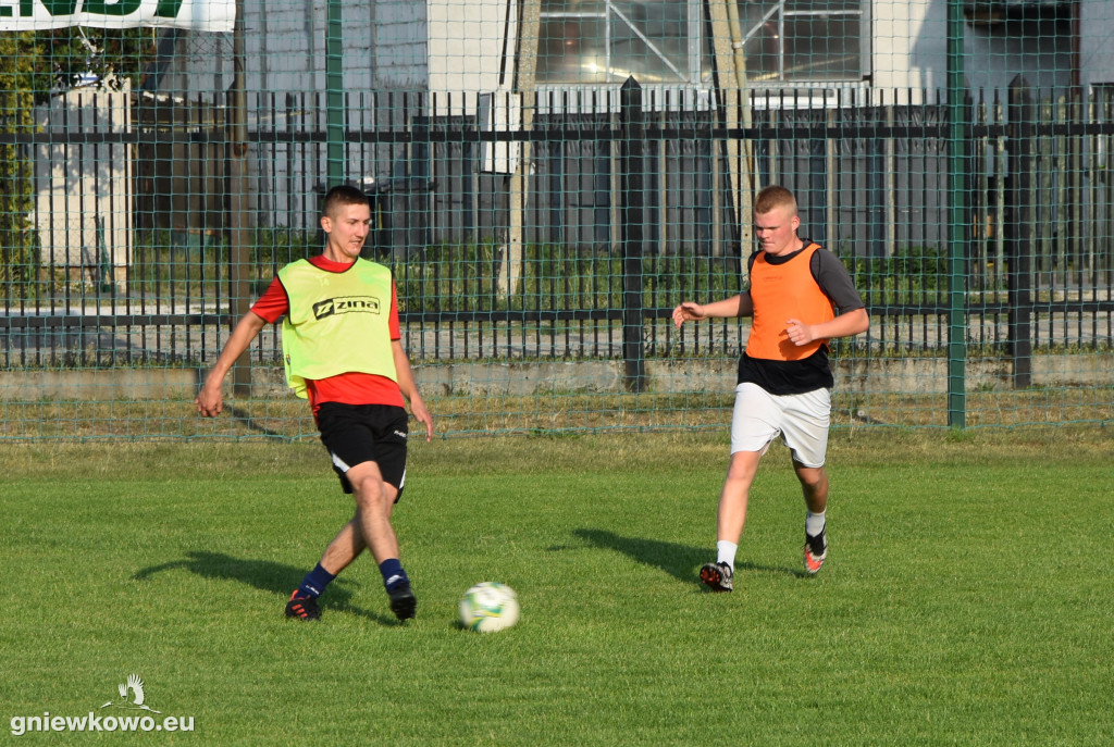 Trening piłkarzy Unii Gniewkowo