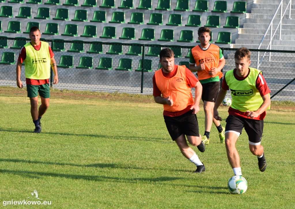 Trening piłkarzy Unii Gniewkowo
